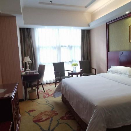 Vienna Hotel Chaozhou Plaza Exteriör bild