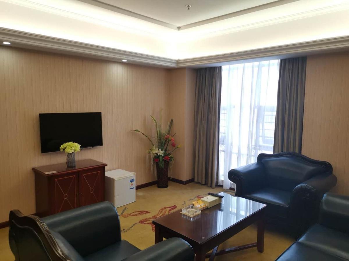 Vienna Hotel Chaozhou Plaza Exteriör bild